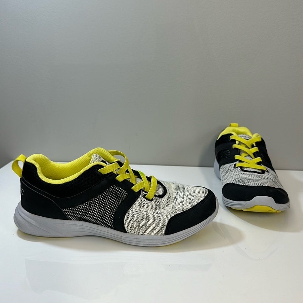 Vionic Malta Athletic Shoes Size 7